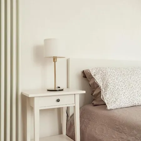 A Quiet Place In Apartment *